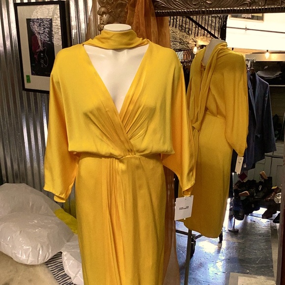 snow white dress cosplay Costume – MJcostume Long Sleeve Wedding Dresses luxury metallic gold fashion outfit Primary color:Off White 100% Polyester Fabrics Accessories